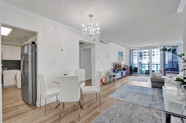 Building Photo - 2501 S Ocean Dr