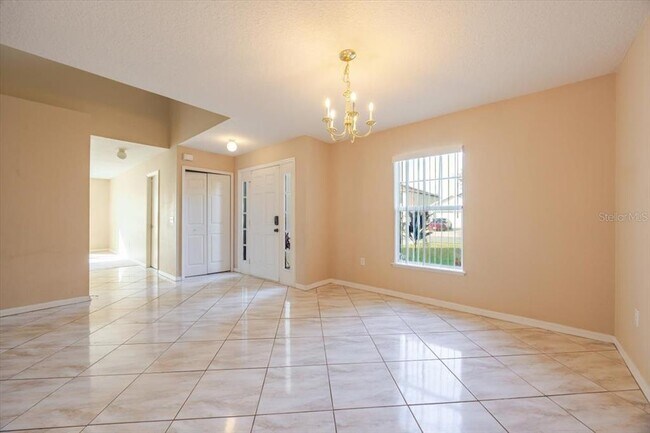 Building Photo - 163 Jocelyn Dr