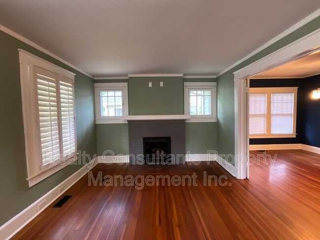 Building Photo - 1117 Lexington Ave