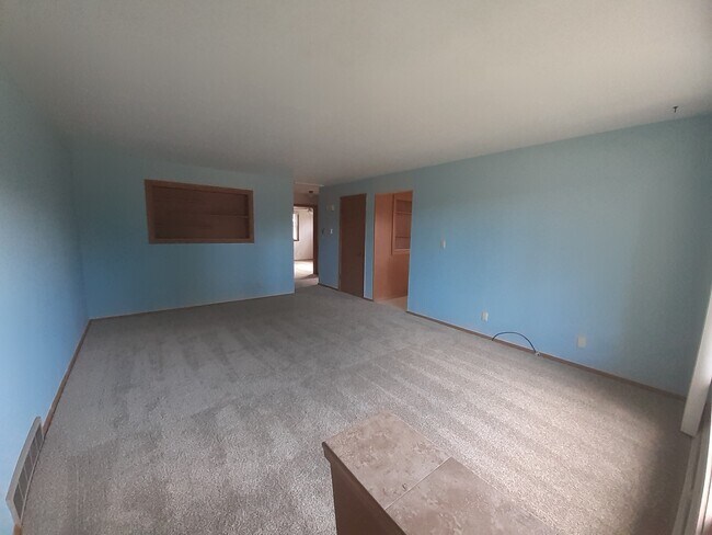 Foto del edificio - 623-625 E Longview Dr