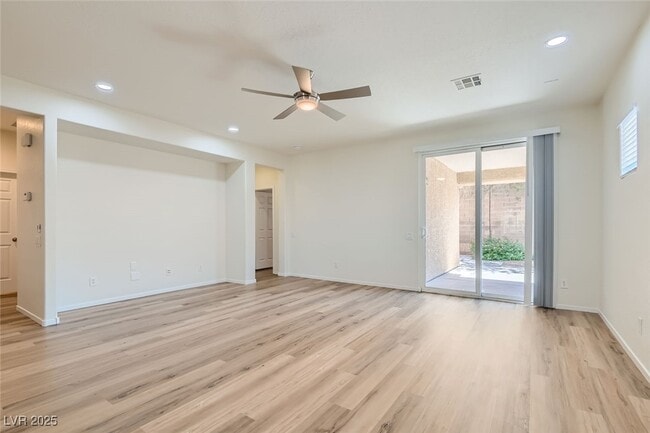 Foto del edificio - 2651 Dirleton Pl