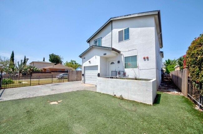 Building Photo - 8711 McKinley Pl