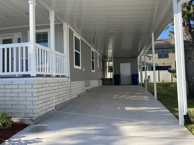 Foto del edificio - 15666 49th Street N