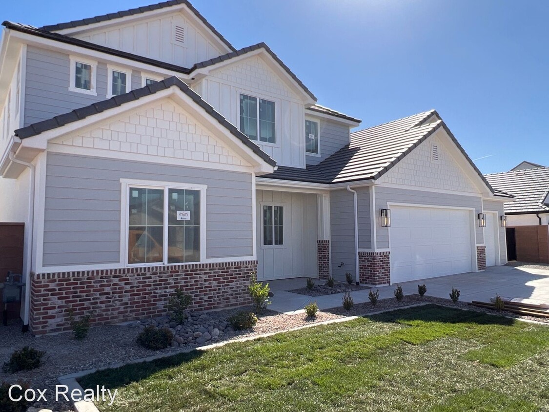 Primary Photo - 5 br, 4 bath House - 444 E 4235 S