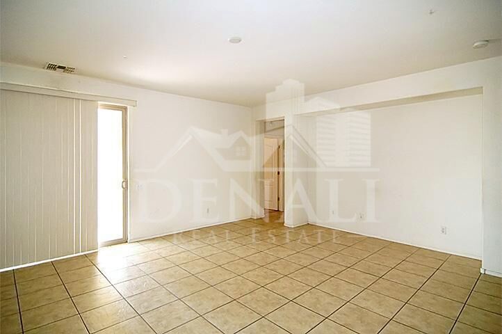 Foto del edificio - 9237 W Milkweed Loop