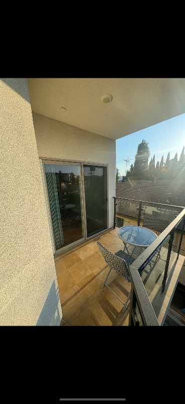 Primary Photo - 5537 La Mirada Ave