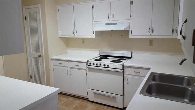 Building Photo - 2537 Tebeau St