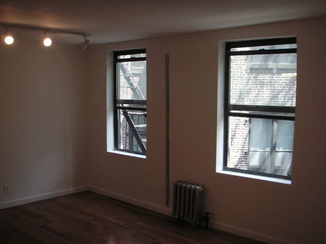 Primary Photo - 2 Jane St