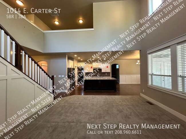 Building Photo - 5 Bed 3 Bath SE Boise Home - NO SECURITY D...