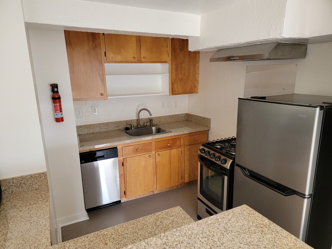 Kitchen - 7004 Loyal Trl
