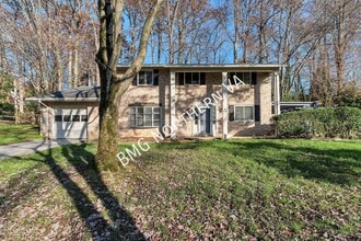 Building Photo - 5207 Gainsborough Dr