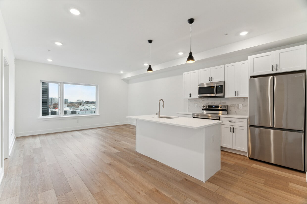 The Crown on Leland - The Crown on Leland