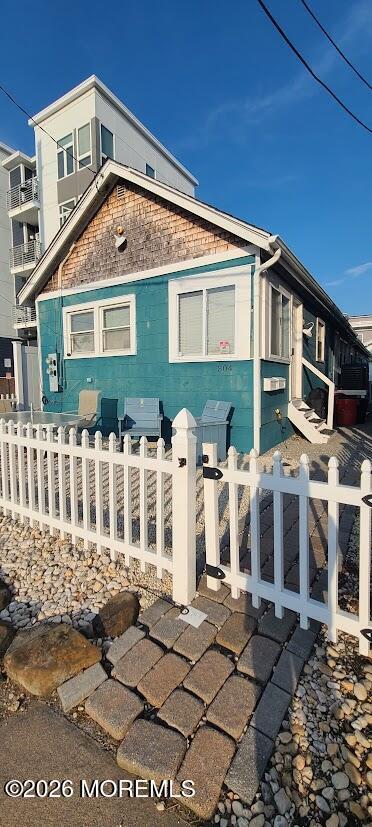 Building Photo - 304 Bay Blvd