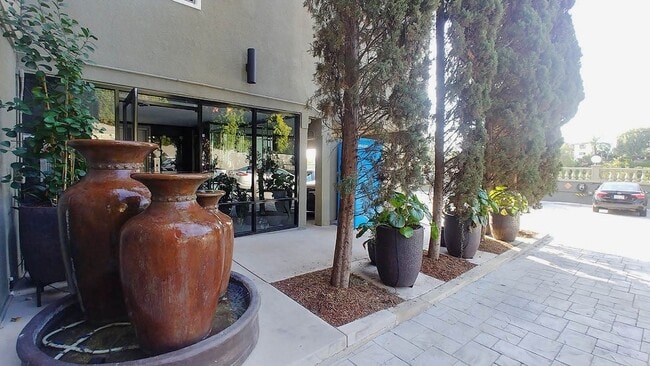 Building Photo - Carmel Heights Apartments