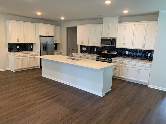 Foto del edificio - Modern 3 Bed | 2.5 Bath Townhouse in Holly...
