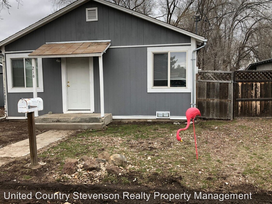 Primary Photo - 2 br, 1 bath House - 216 N Danhauser St.