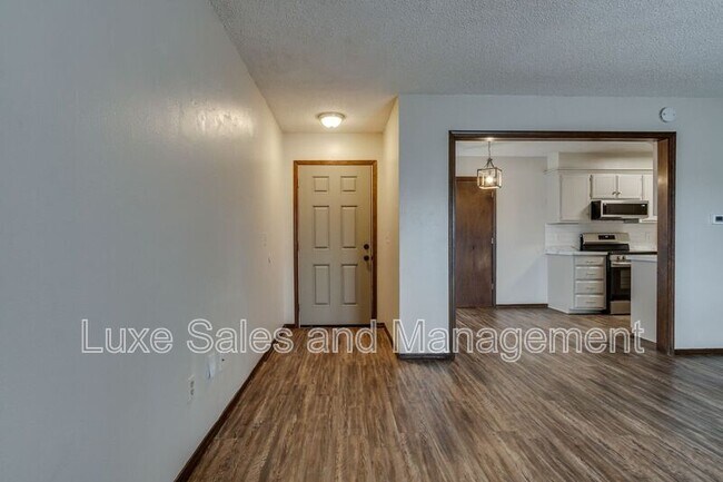 Foto del edificio - 11723 N Francis Ave