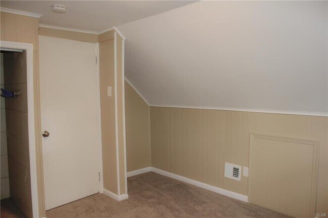 Building Photo - 2104 Fireside Dr