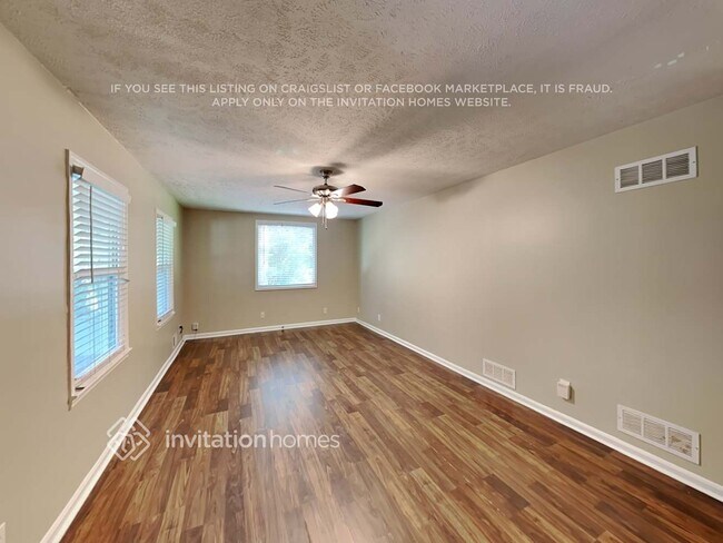 Building Photo - 504 Rivercrest Dr