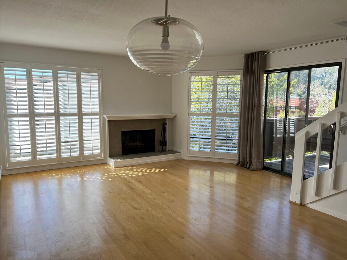 24 Corte Real Unit , Greenbrae, CA 94904 Condo for Rent in Greenbrae