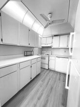 Building Photo - 725 Lori Dr