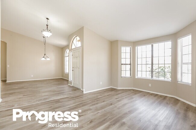 Building Photo - 301 E Stonebridge Dr