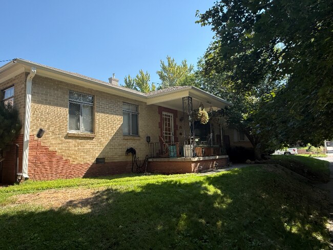 Foto del edificio - 2035 E Mississippi Ave
