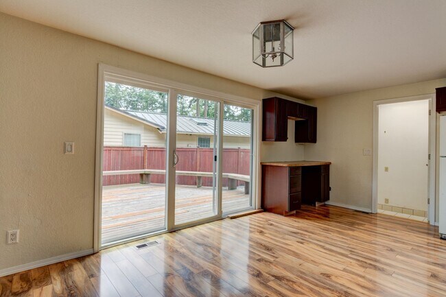 Foto del edificio - Newly Renovated 3 Bedroom in Oak Harbor