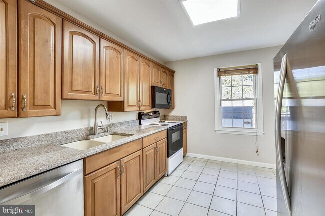 Foto del edificio - 17 Ingleside Ct