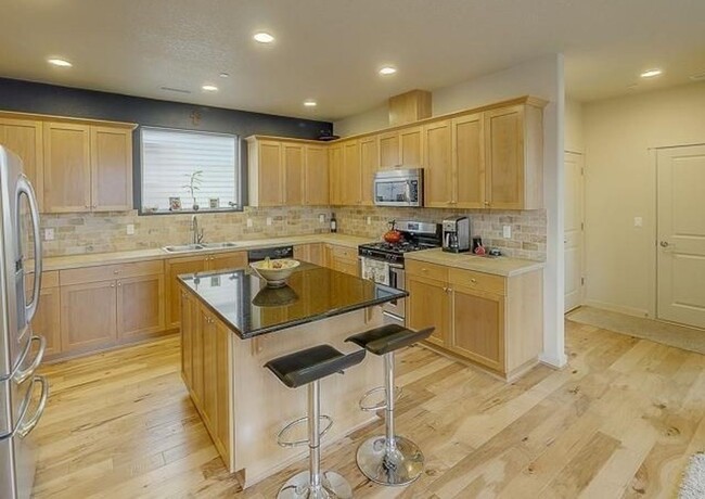 Building Photo - Beautiful 4 Bedroom Home In Villebois!