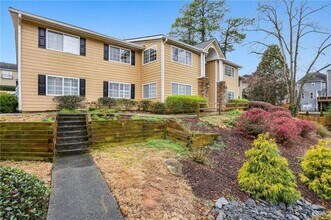 Building Photo - 1468 Briarwood Rd NE