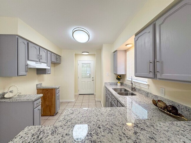 Foto del edificio - 304 Anthony Ln