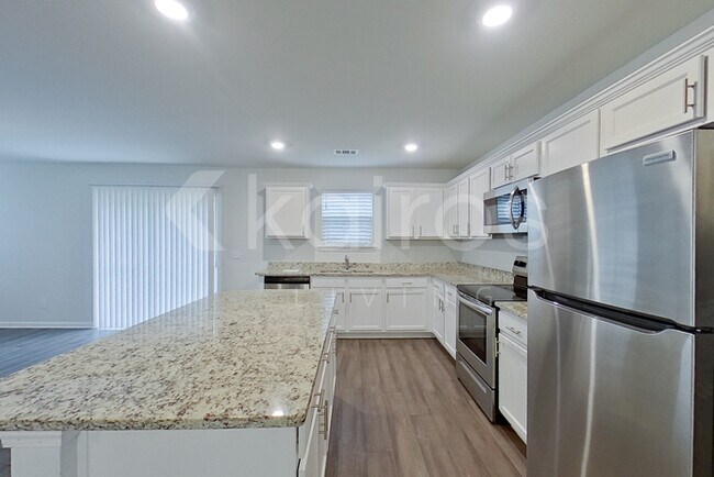 Building Photo - 247 Western Red Cedar Dr