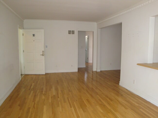 Building Photo - 1538 N Hayworth Ave