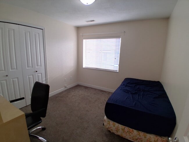 Building Photo - 1541 N 550 W