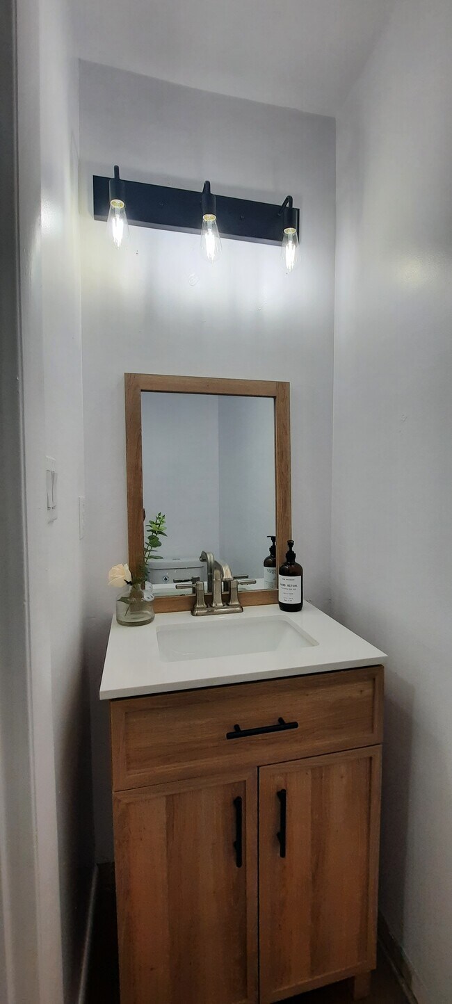 Half Bathroom - 1st Floor - 4710 Governor Ogle Ct