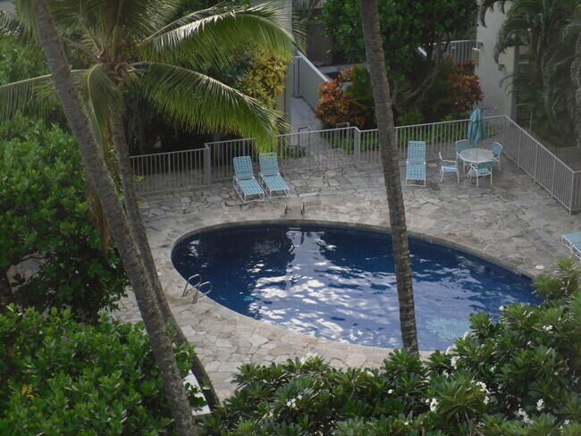 Building Photo - 6770 Hawaii Kai Dr