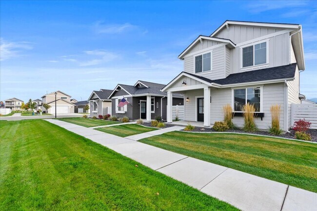 Building Photo - Spacious Two-Story Single-Family Home