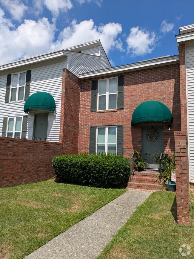 Building Photo - Lexington Place Apartments