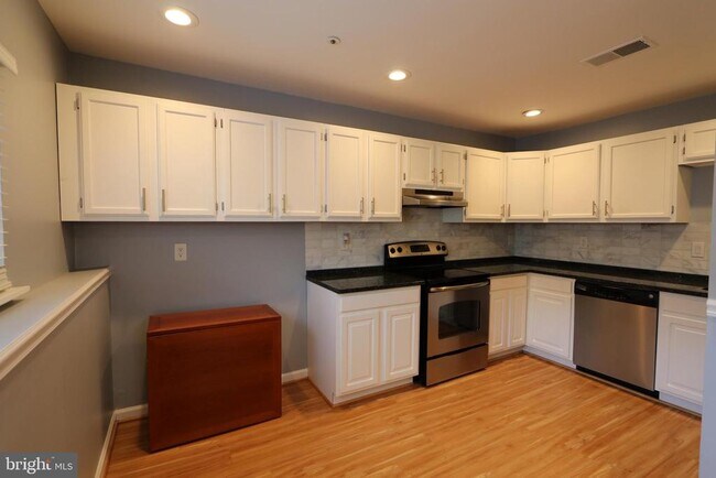 Foto del edificio - 157 Azalea Ct