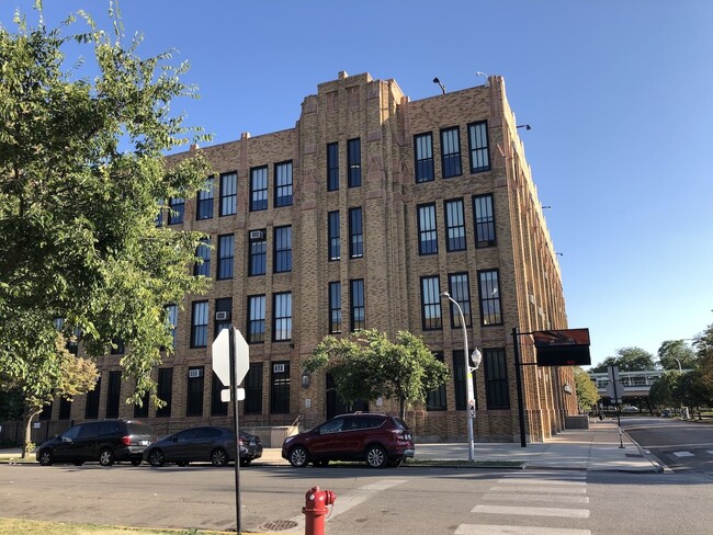 Building Photo - 303 N Central Park Ave