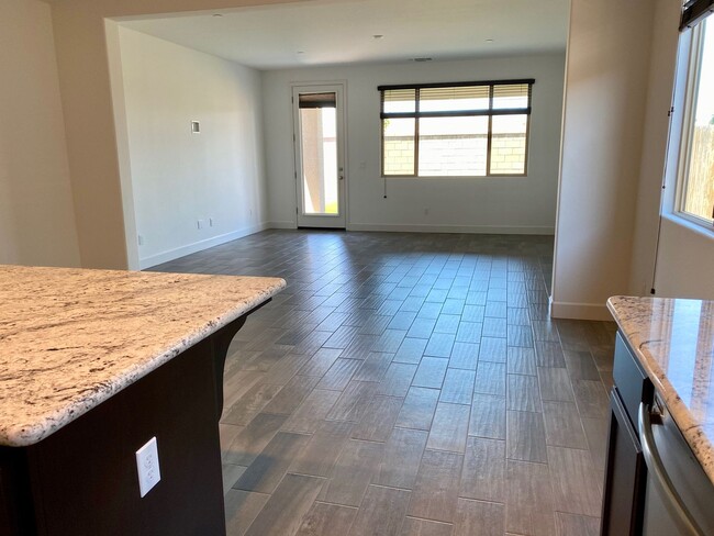 Building Photo - $2,650 Woodside Gated Community 4 Bdrm, So...