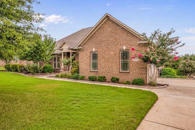 Building Photo - 204 Johnny Barber Dr