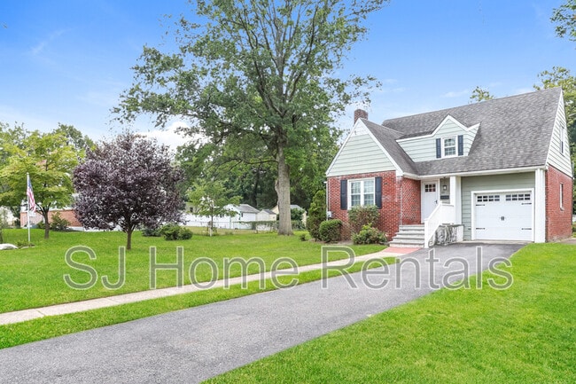 Building Photo - 227 Delview Ln