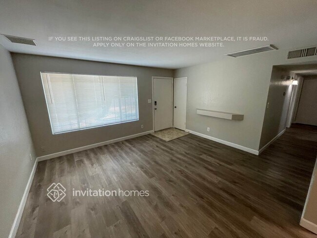 Building Photo - 3068 N 87th Ave