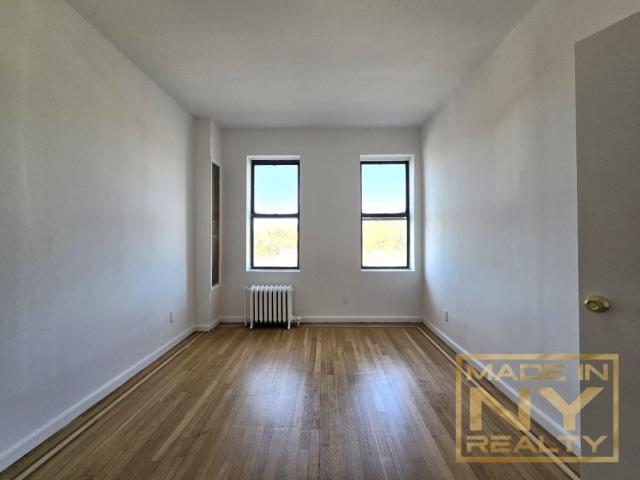 Foto del edificio - 3 bedroom in KEW GARDENS NY 11415