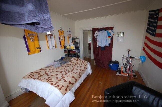 Building Photo - 1175 Boylston St