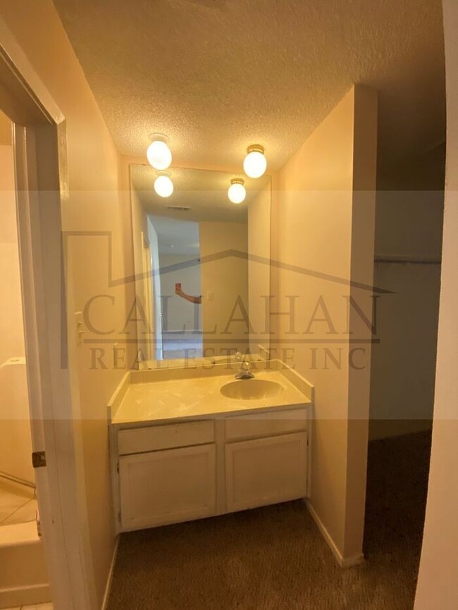 Foto del edificio - Sherwood 2 Bedroom Town Home