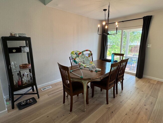 Building Photo - Beautifully Updated 3BD/2BA Home in Fredrick