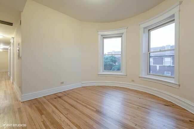 Building Photo - 4700 N Beacon St